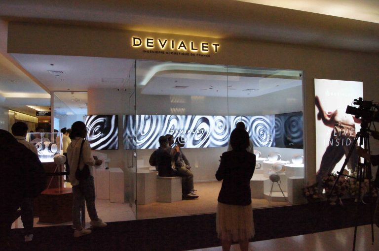 Gerai Khusus Devialet di Plaza Indonesia
