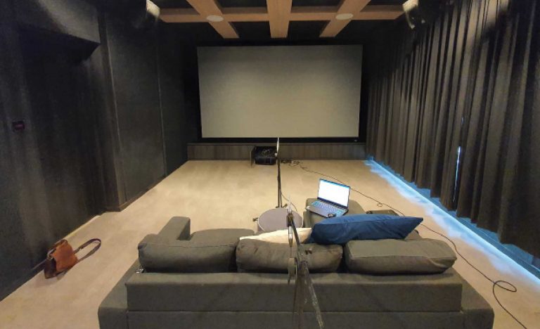 Solusi Home Cinema Sang Sutradara Film Dengan Baffle Wall & Altitude 32